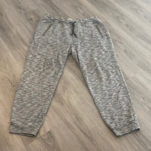 Hollister Pants - Hollister gray joggers size medium
